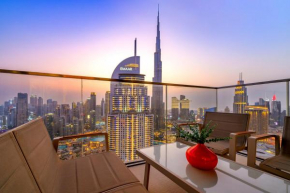 Spectacular 3 & Half BR in Downtown ,Burj Khalifa View